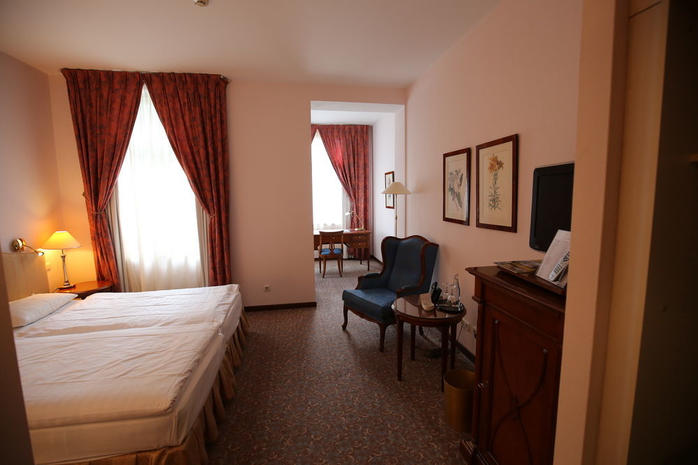 Hotel Savigny Frankfurt City Франкфурт-на-Майне Экстерьер фото